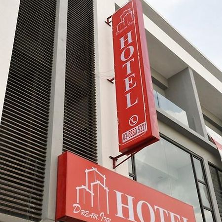 Dream Inn Hotel Bandar Mahkota Cheras Bagian luar foto